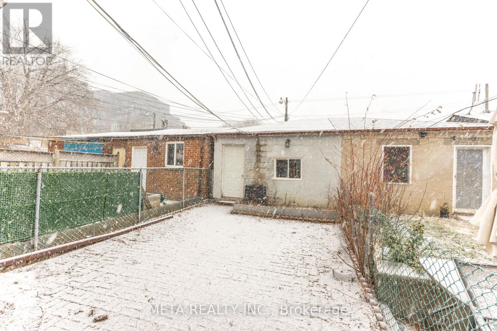 14 Peel Avenue N, Toronto, Ontario  M6J 1M4 - Photo 24 - C12937432