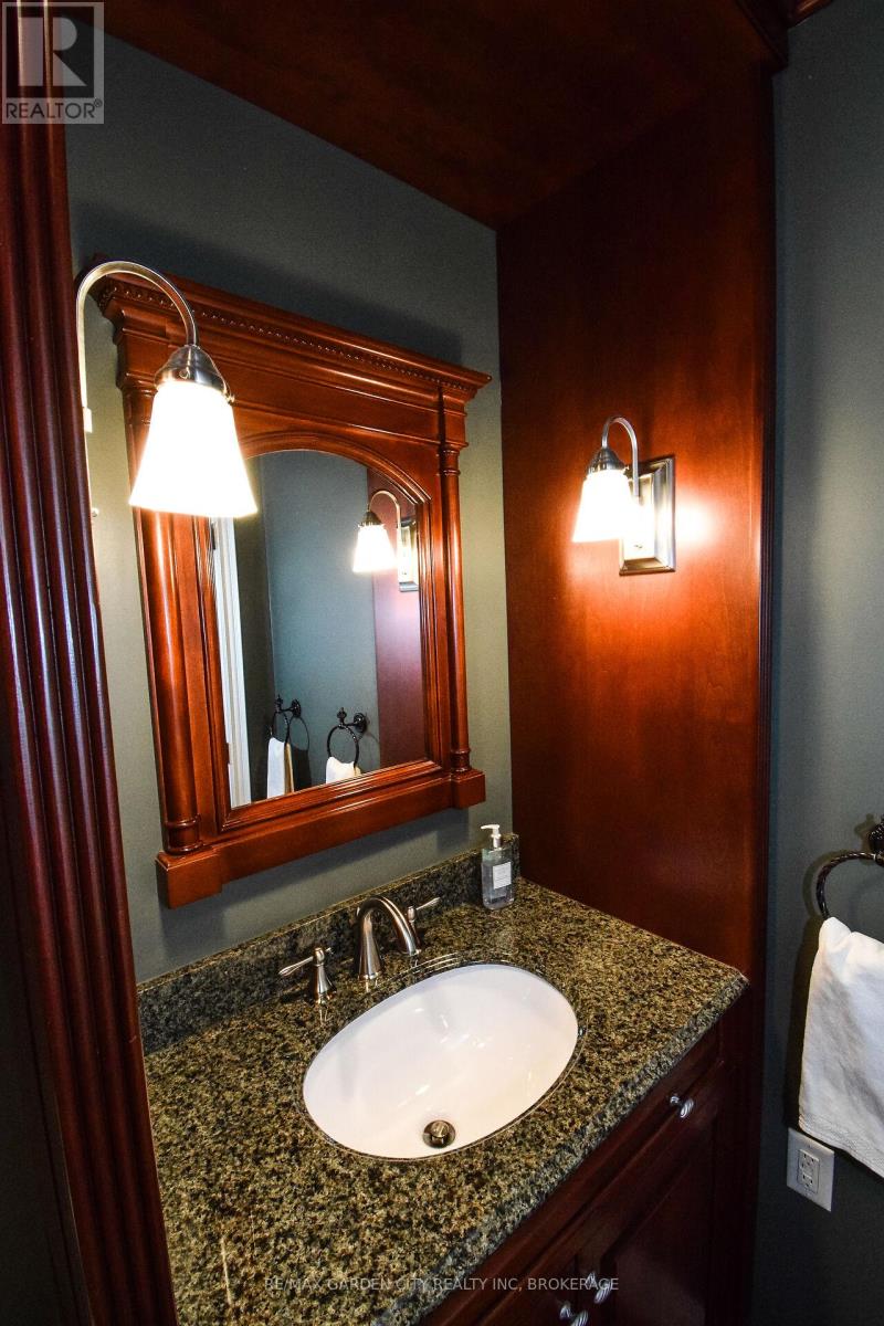 273 Canboro Road, Pelham, Ontario  L0S 1M0 - Photo 28 - X12938512