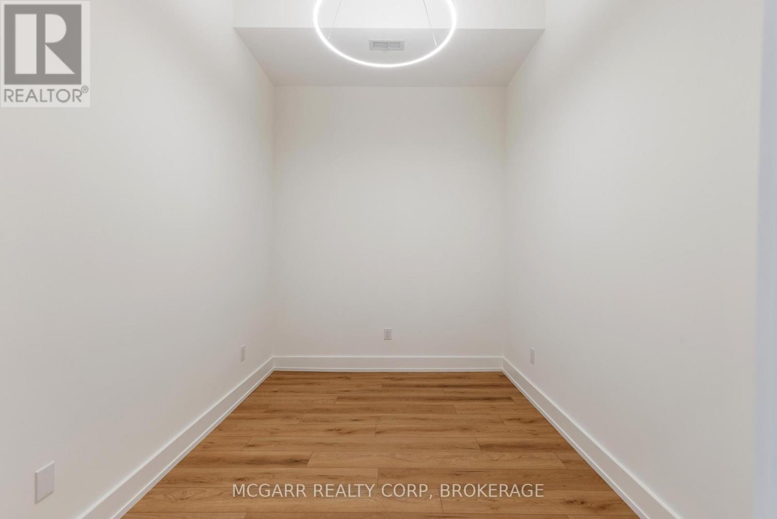 507 - 77 Yates Street, St. Catharines (Downtown), Ontario  L2R 5R7 - Photo 15 - X12938630