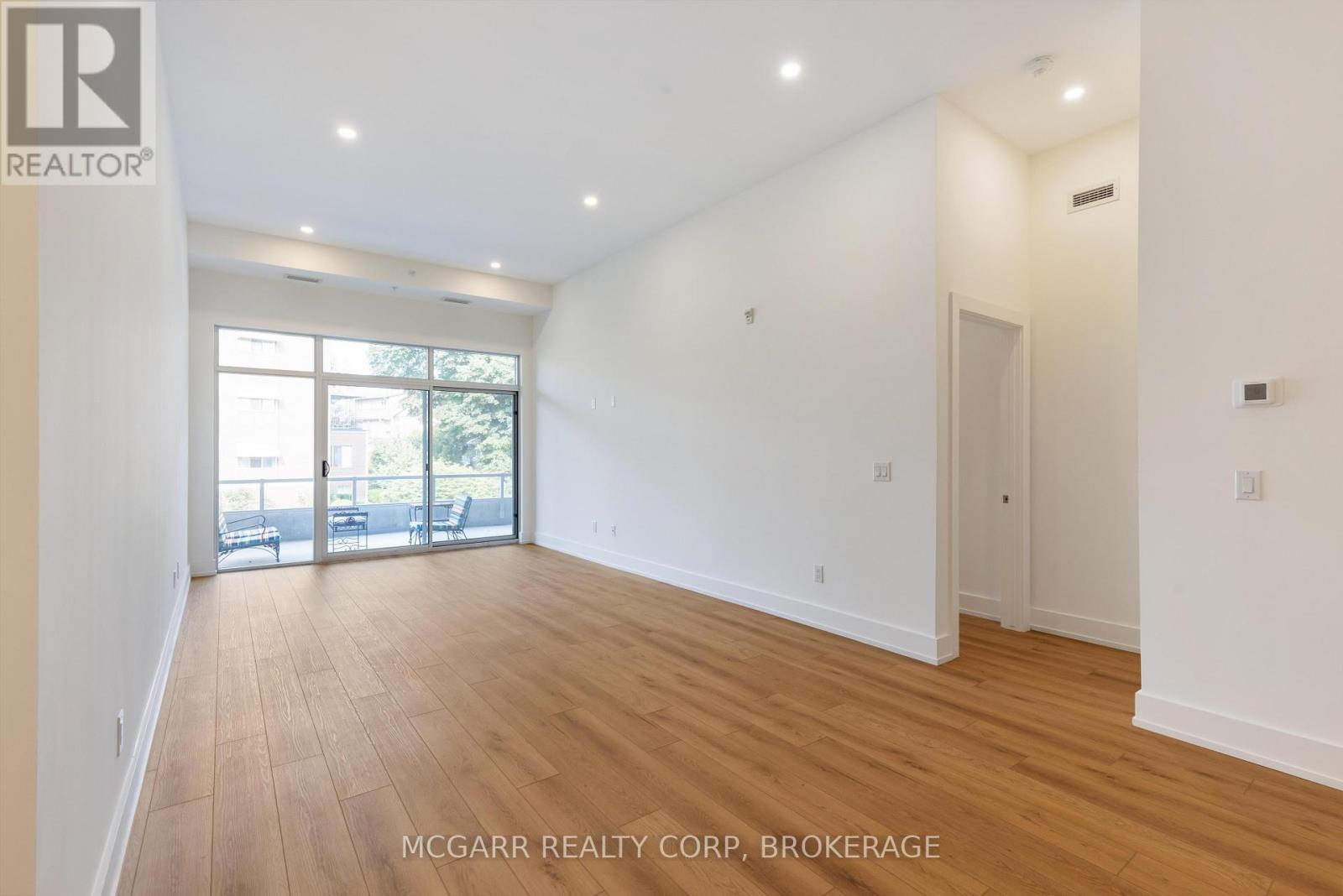 507 - 77 Yates Street, St. Catharines (Downtown), Ontario  L2R 5R7 - Photo 17 - X12938630