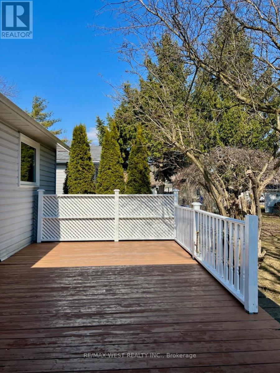 18 Maple Leaf Terrace, Innisfil, Ontario  L0L 1L0 - Photo 13 - N12877030