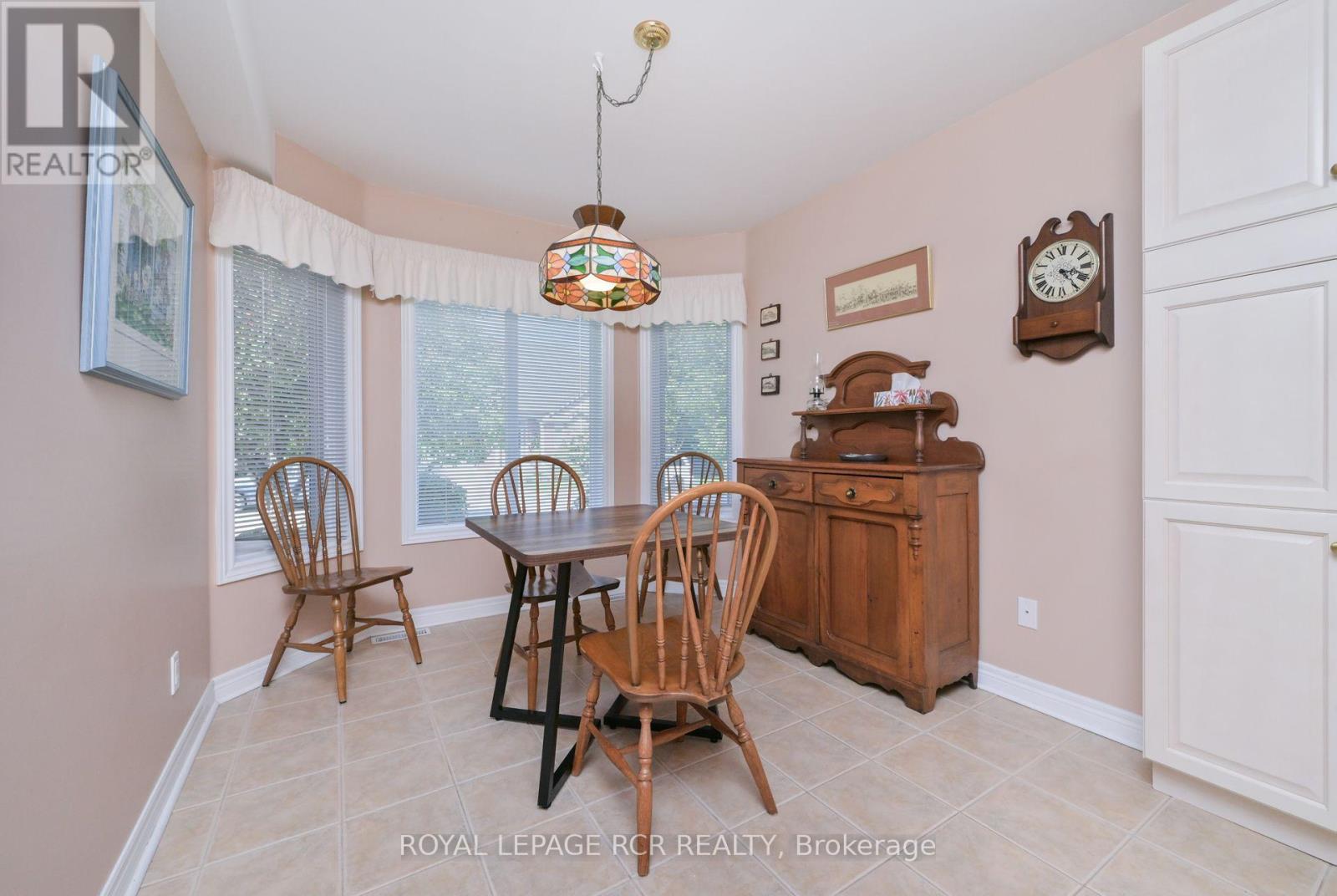 83 Bella Vista Trail, New Tecumseth, Ontario  L9R 2E2 - Photo 4 - N12938444