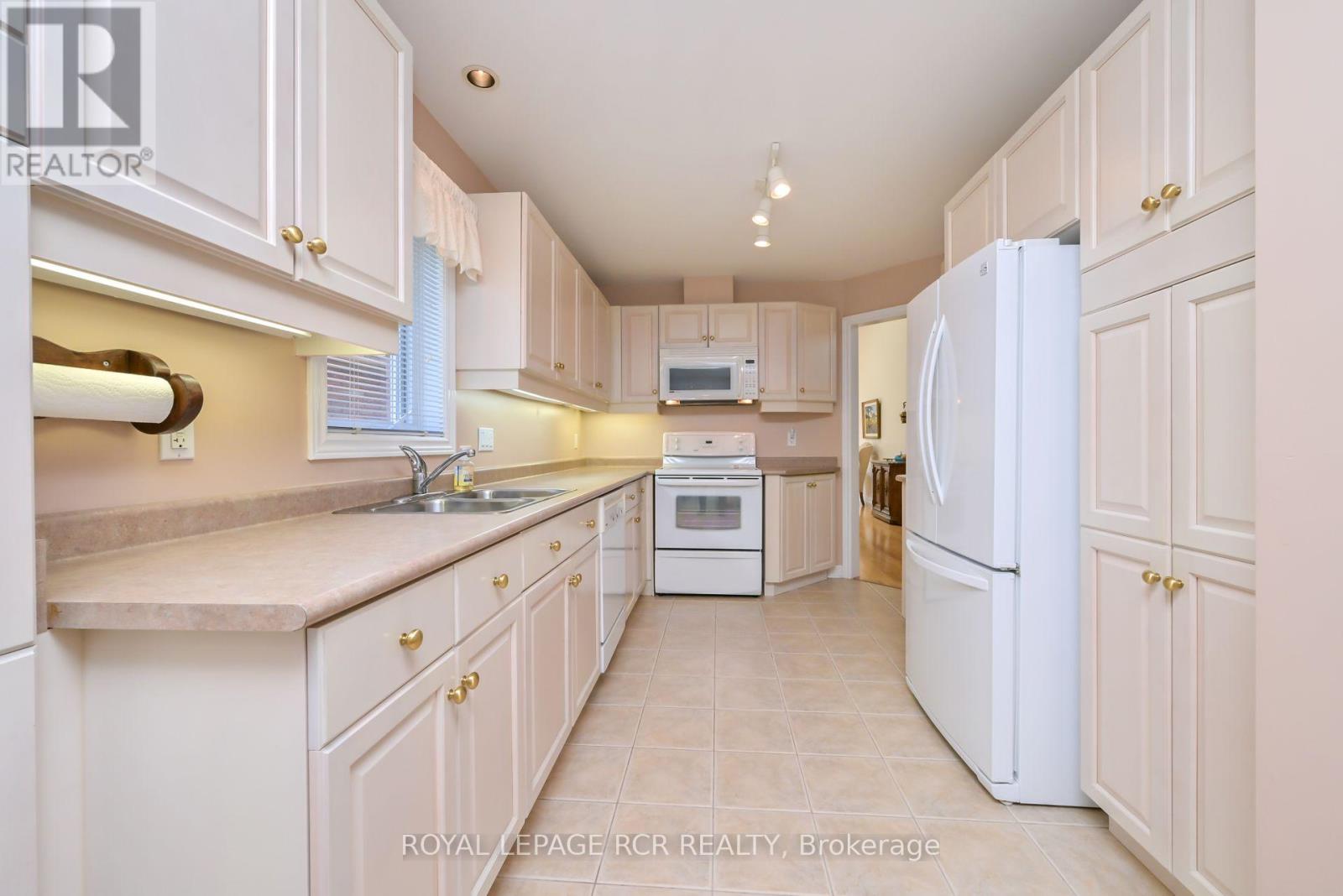 83 Bella Vista Trail, New Tecumseth, Ontario  L9R 2E2 - Photo 6 - N12938444