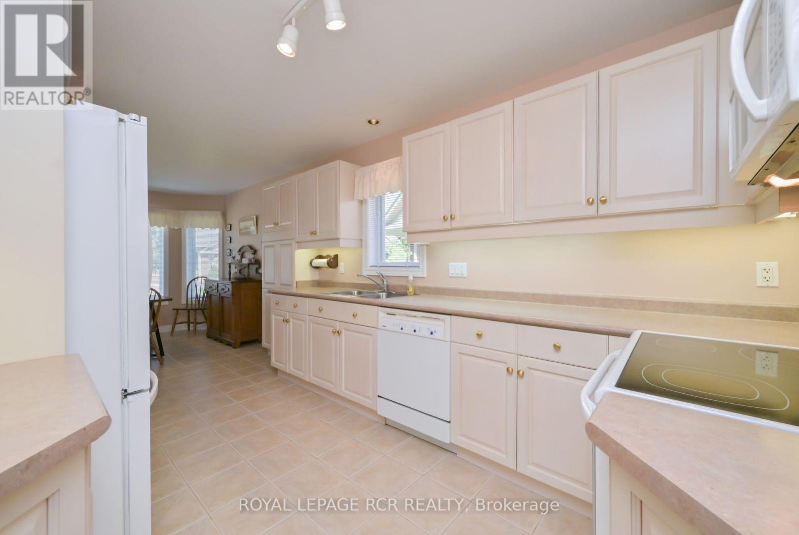 83 Bella Vista Trail, New Tecumseth, Ontario  L9R 2E2 - Photo 7 - N12938444