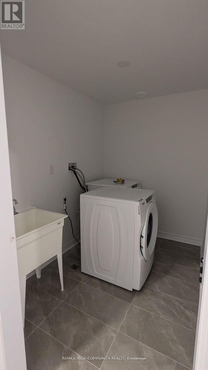 2nd Floor - 9 Biscayne Boulevard, Georgina, Ontario  L4P 2C4 - Photo 10 - N12938482