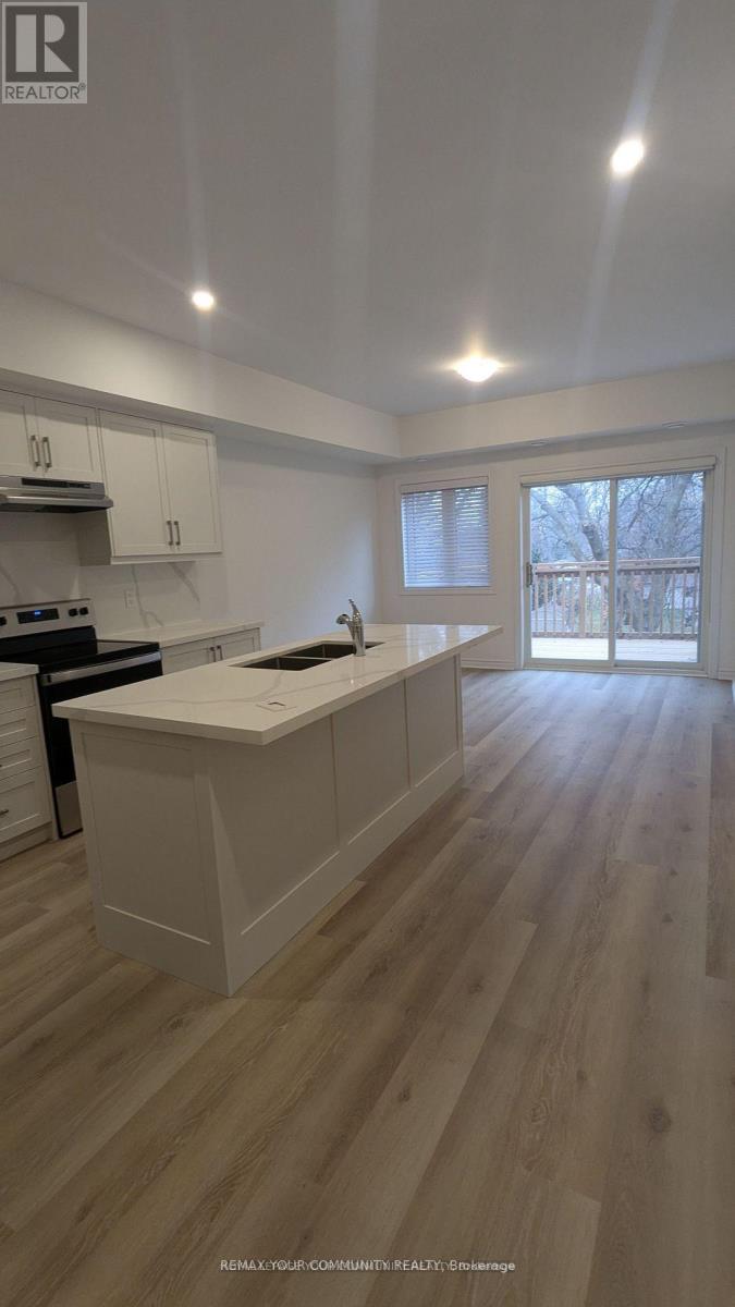 2nd Floor - 9 Biscayne Boulevard, Georgina, Ontario  L4P 2C4 - Photo 2 - N12938482