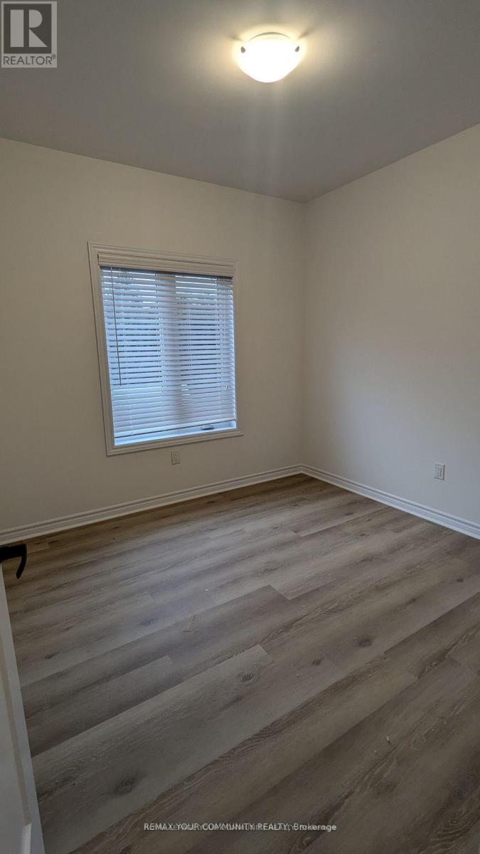 2nd Floor - 9 Biscayne Boulevard, Georgina, Ontario  L4P 2C4 - Photo 7 - N12938482