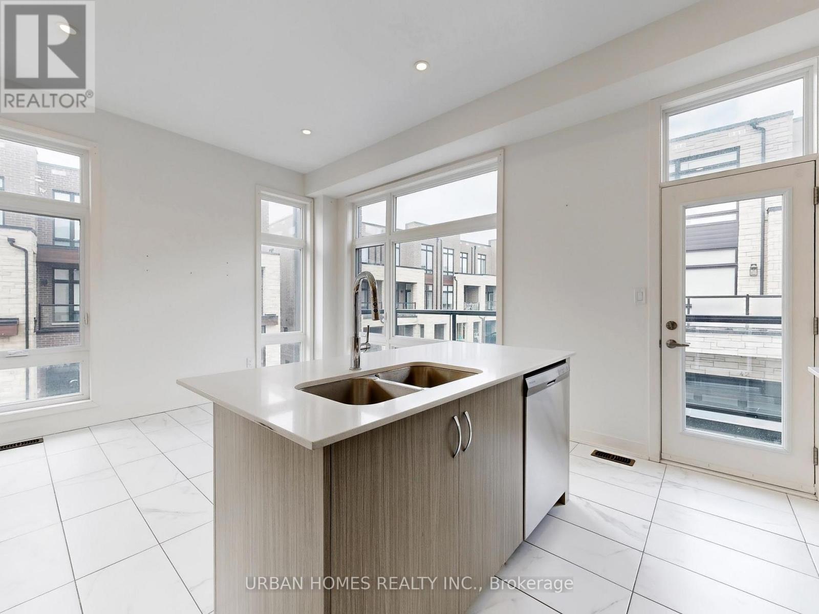 41 Gerussi Street, Vaughan, Ontario  L4H 4R7 - Photo 19 - N12938640