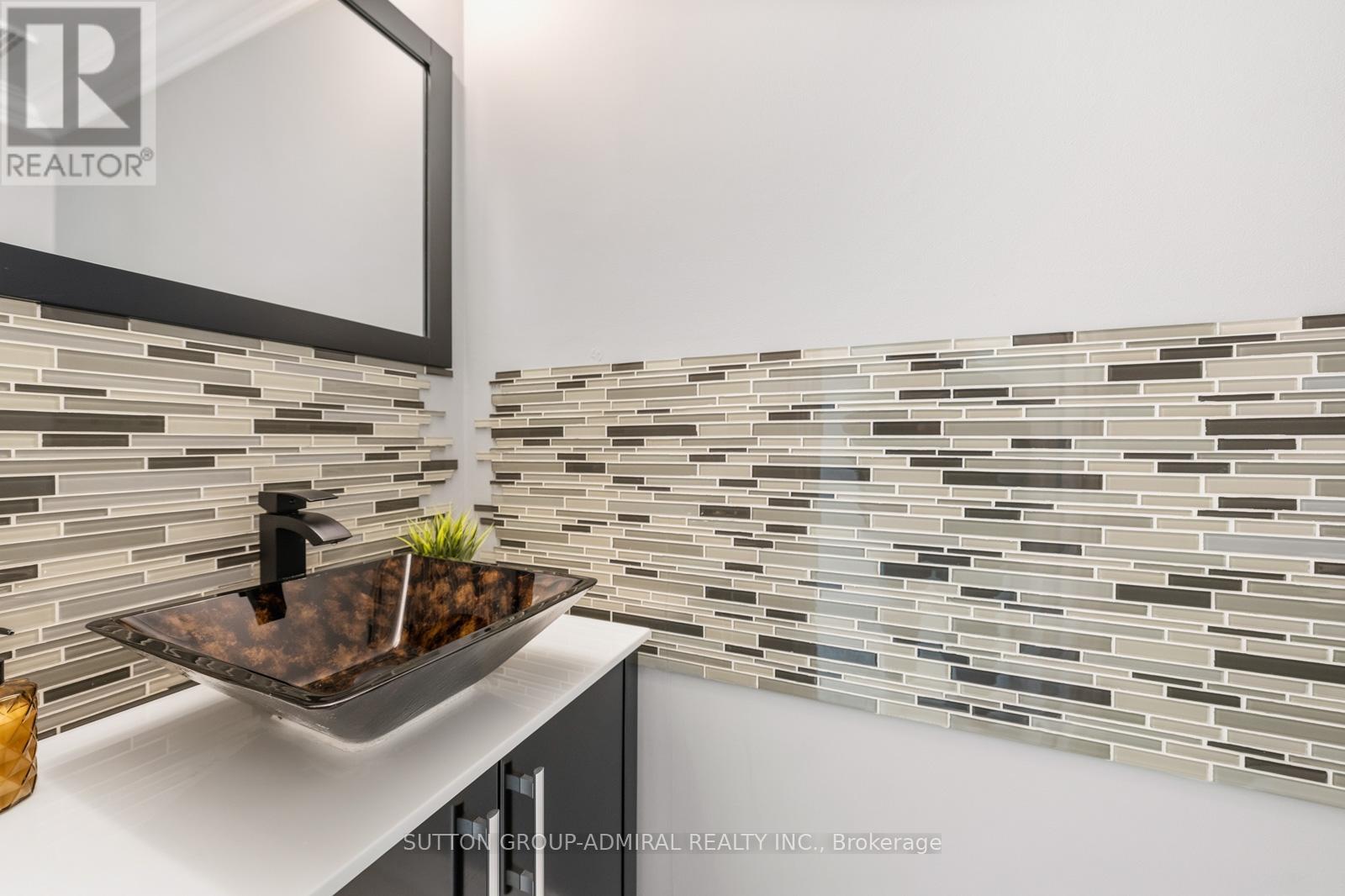 8 Beaufort Hills Road, Richmond Hill, Ontario  L4E 2N5 - Photo 16 - N12938672