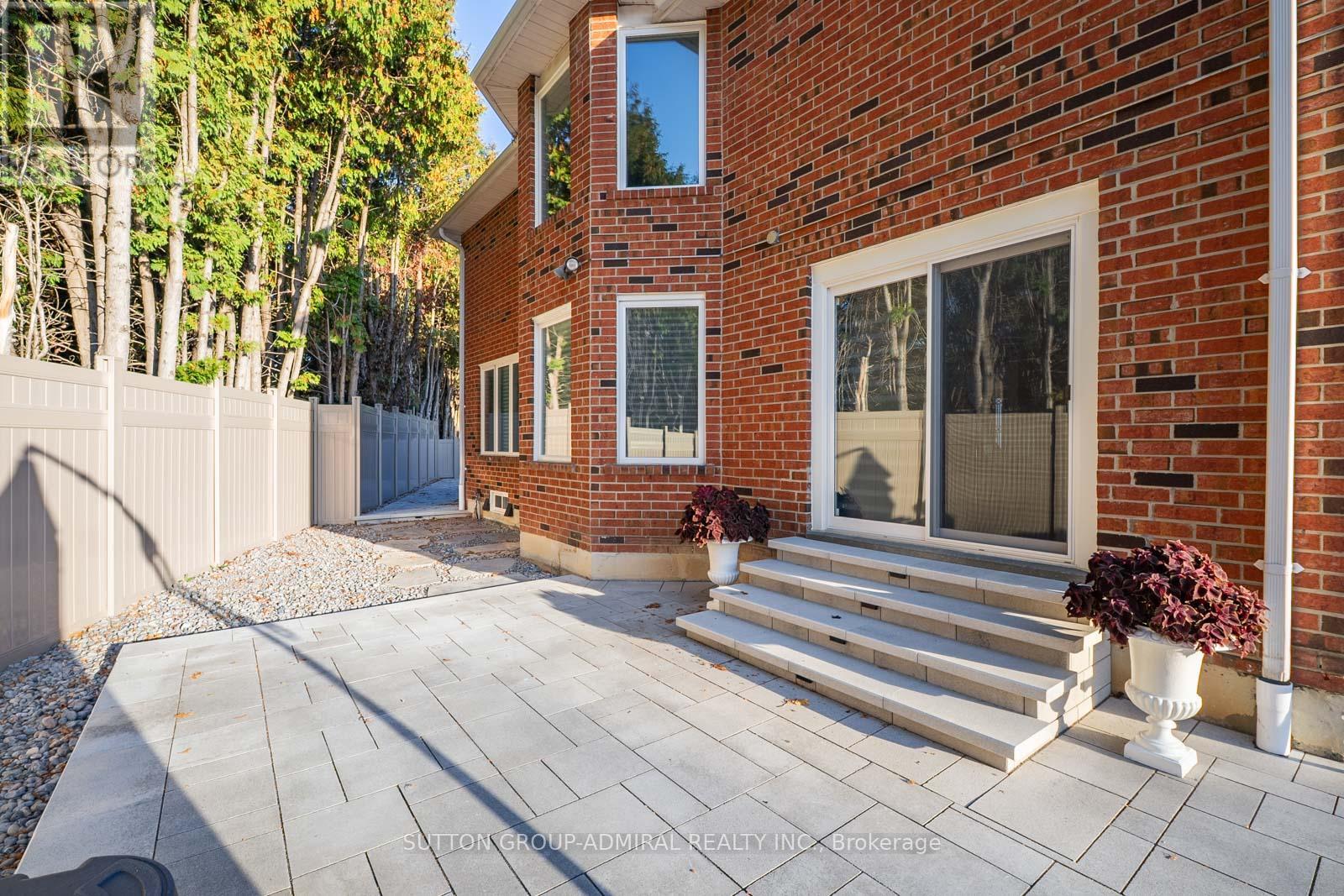 8 Beaufort Hills Road, Richmond Hill, Ontario  L4E 2N5 - Photo 36 - N12938672