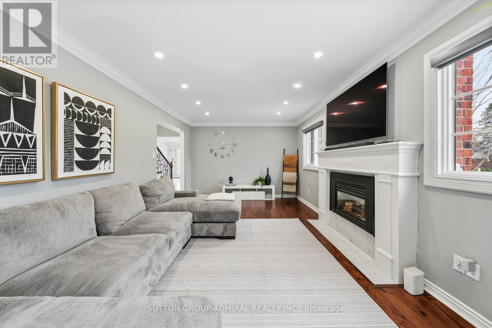 8 Beaufort Hills Road, Richmond Hill, Ontario  L4E 2N5 - Photo 9 - N12938672