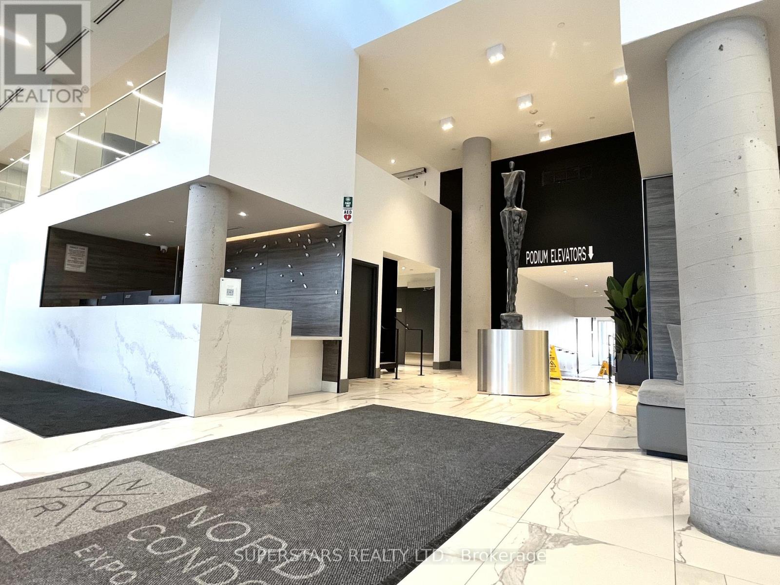 1610 - 2916 Highway 7 Road, Vaughan, Ontario  L4K 0K6 - Photo 2 - N12938686