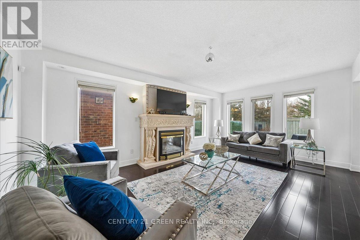 1031 Blueheron Boulevard, Mississauga, Ontario  L5V 2J8 - Photo 13 - W12935346