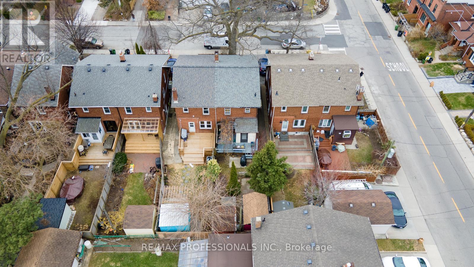 857 Windermere Avenue, Toronto, Ontario  M6S 3M5 - Photo 22 - W12915900