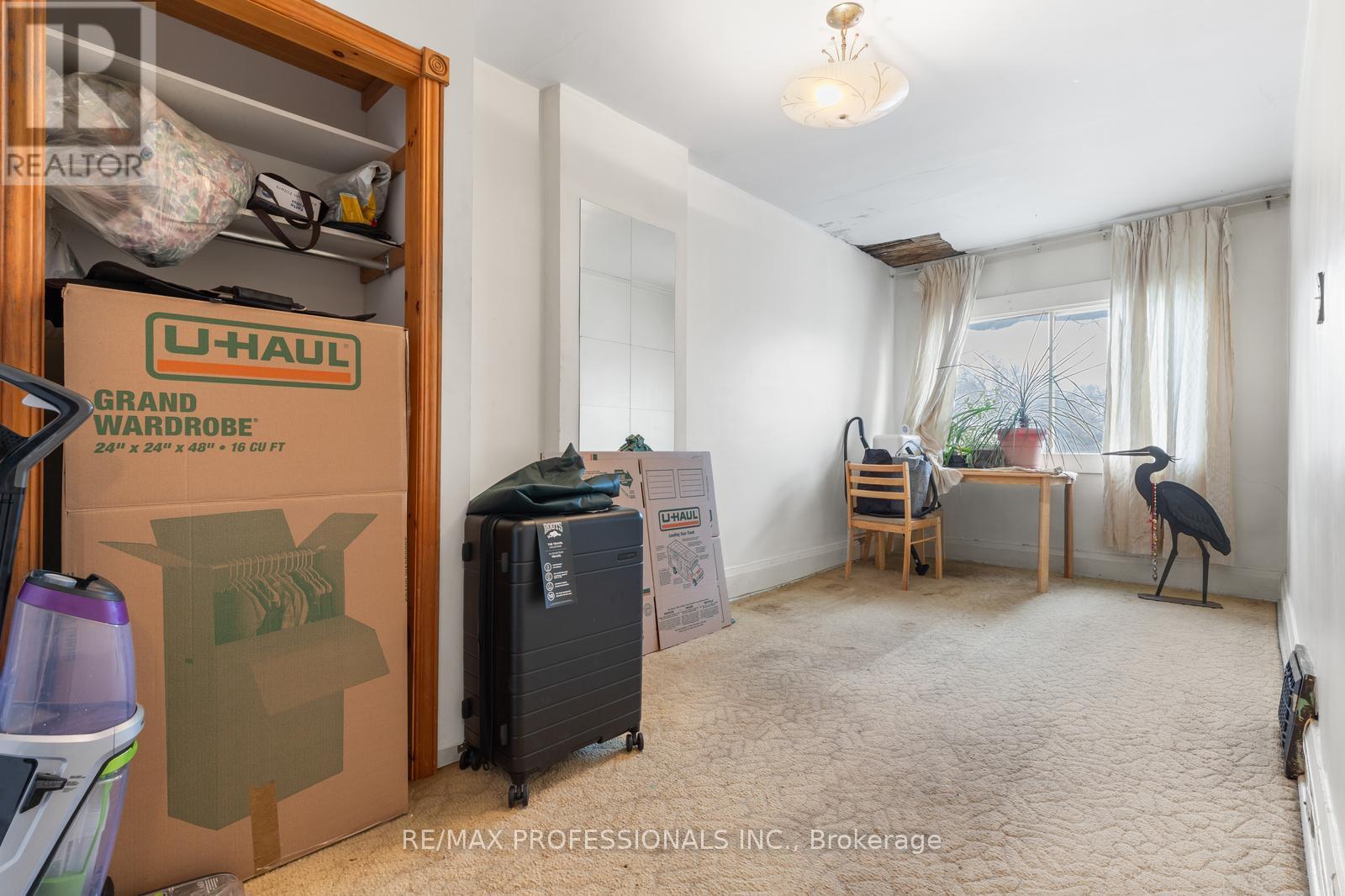 857 Windermere Avenue, Toronto, Ontario  M6S 3M5 - Photo 8 - W12915900