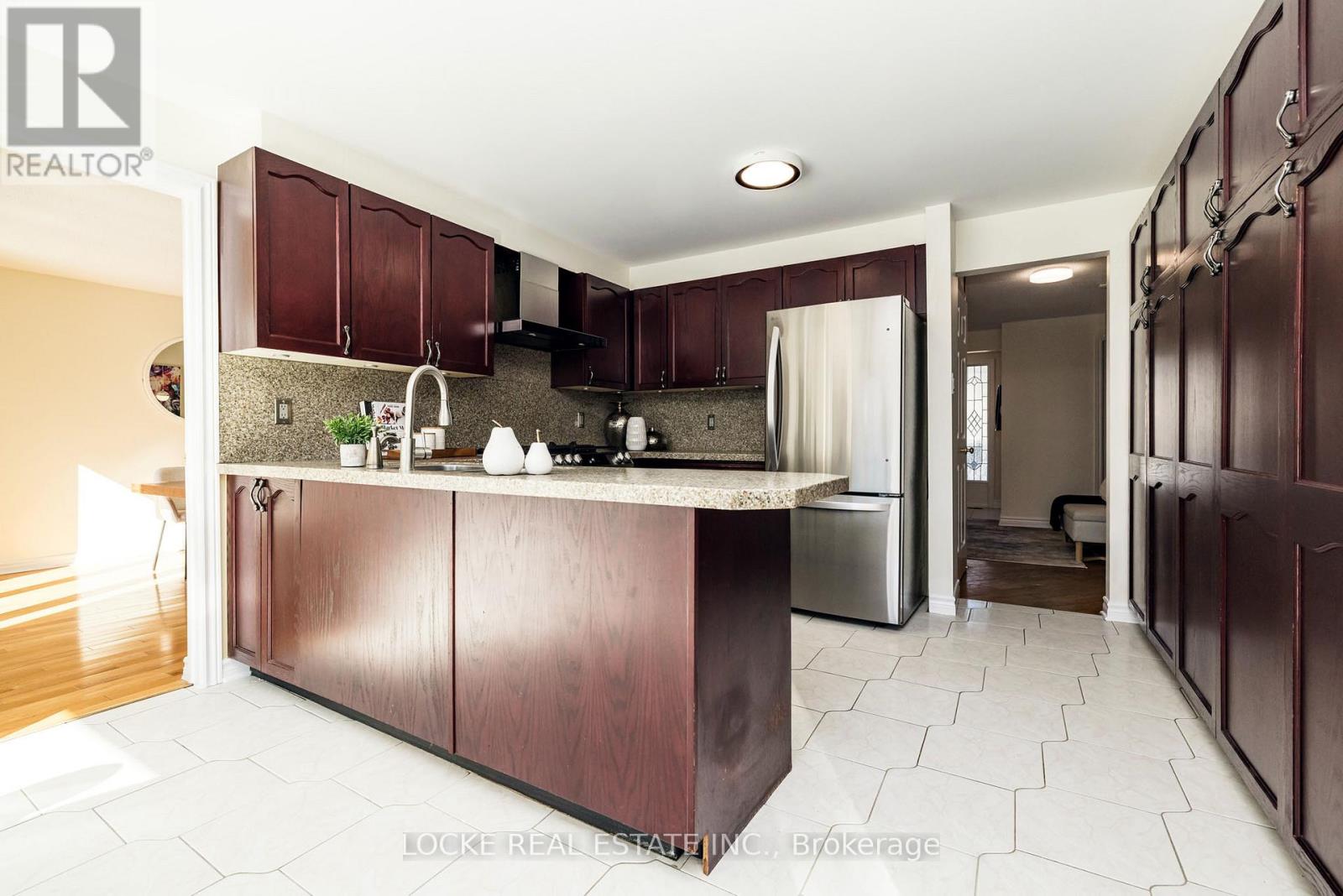 1404 Forest Valley Drive, Ottawa, Ontario  K1C 5M8 - Photo 13 - X12937514