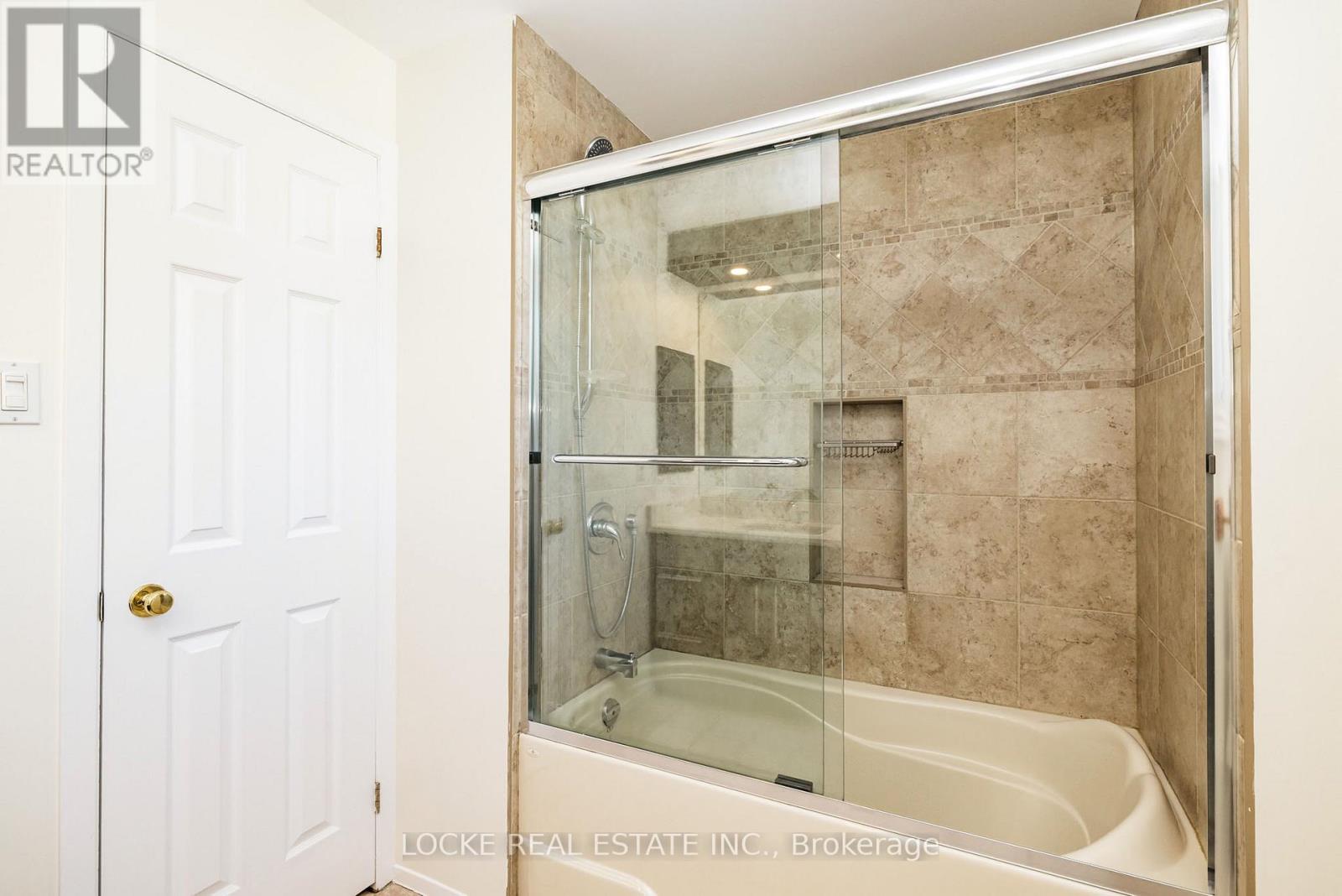 1404 Forest Valley Drive, Ottawa, Ontario  K1C 5M8 - Photo 34 - X12937514