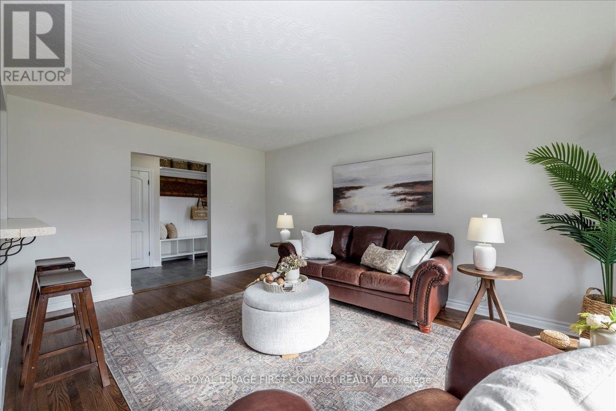 32 Springhome Road, Barrie, Ontario  L4N 2W7 - Photo 6 - S12938504