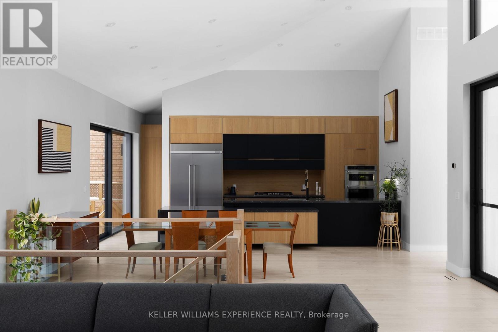 236 Cox Mill Road, Barrie, Ontario  L4N 4G5 - Photo 4 - S12938756