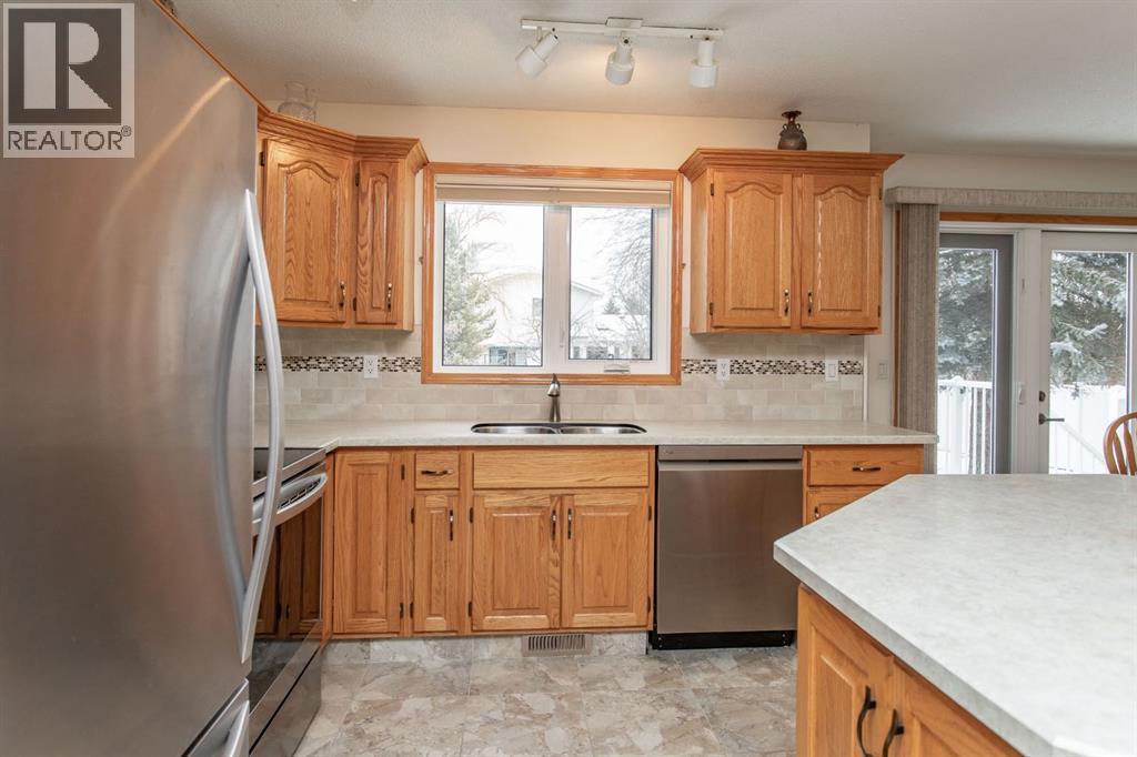 52 Anquetel Street, Red Deer, Alberta  T4R 2K8 - Photo 12 - A2295645