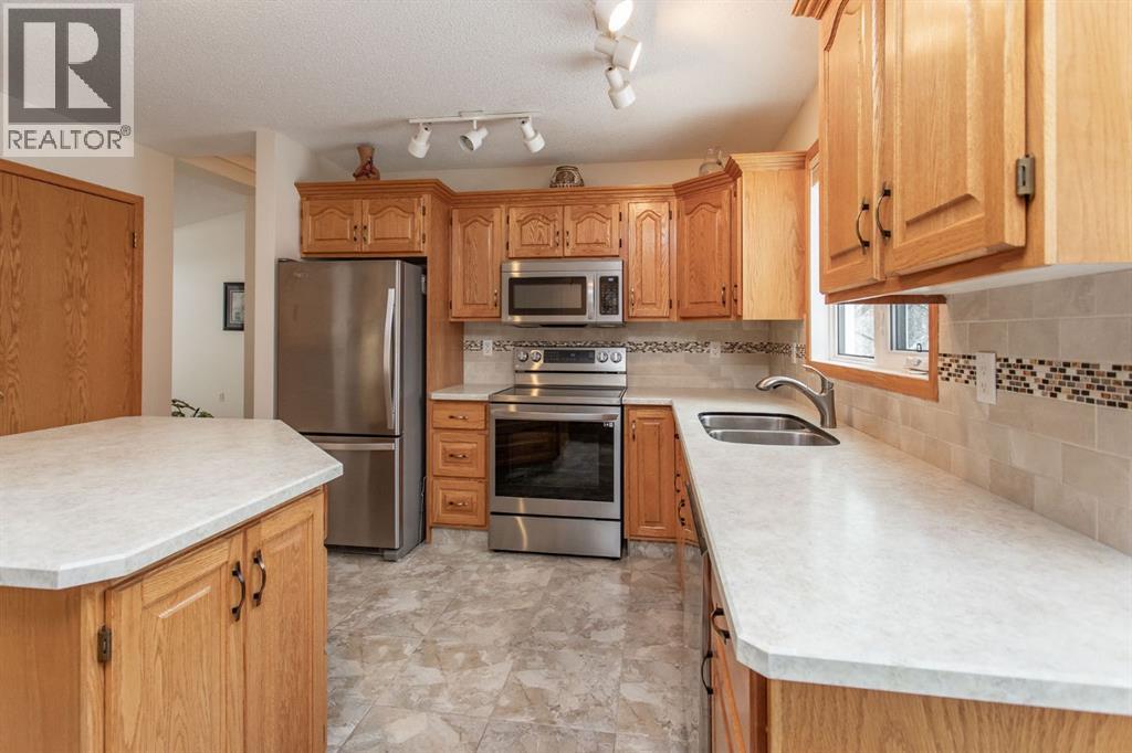 52 Anquetel Street, Red Deer, Alberta  T4R 2K8 - Photo 13 - A2295645