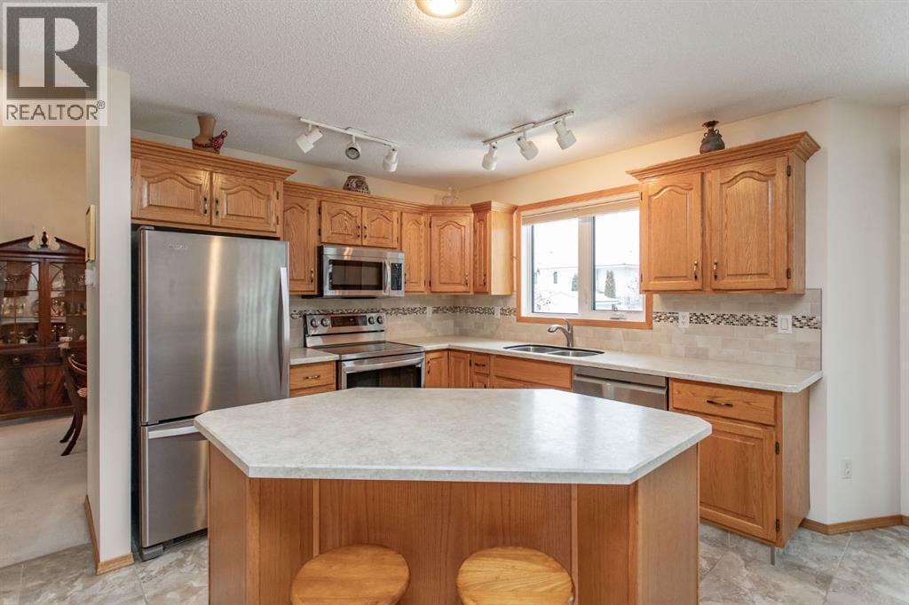 52 Anquetel Street, Red Deer, Alberta  T4R 2K8 - Photo 11 - A2295645