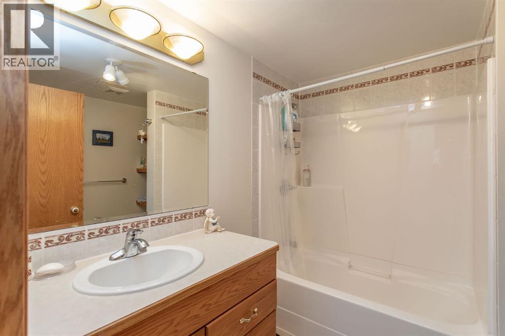 52 Anquetel Street, Red Deer, Alberta  T4R 2K8 - Photo 36 - A2295645