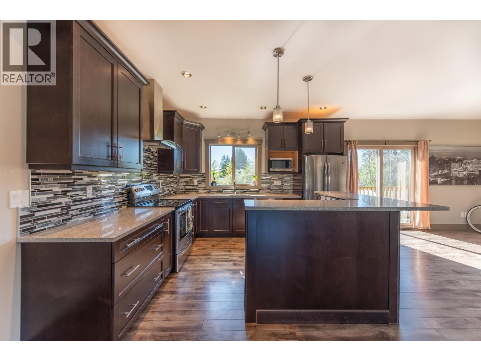 6391 Oracle Road, Sechelt, British Columbia  V7Z 0R8 - Photo 8 - R3088012