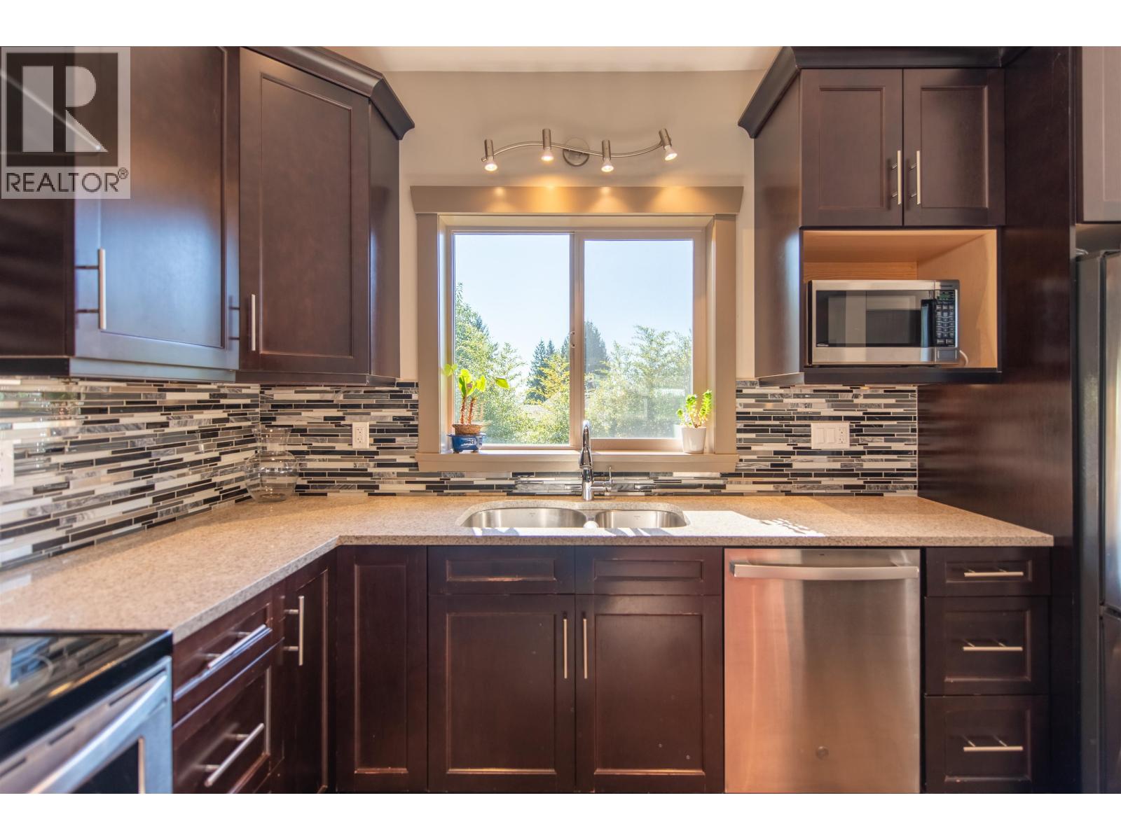 6391 Oracle Road, Sechelt, British Columbia  V7Z 0R8 - Photo 11 - R3088012