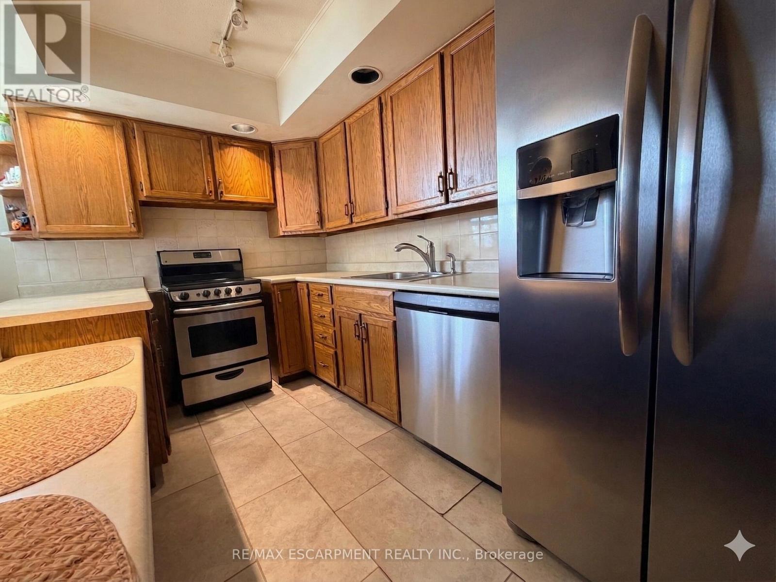 705 - 1415 Ghent Avenue, Burlington, Ontario  L7S 1X4 - Photo 13 - W12938448