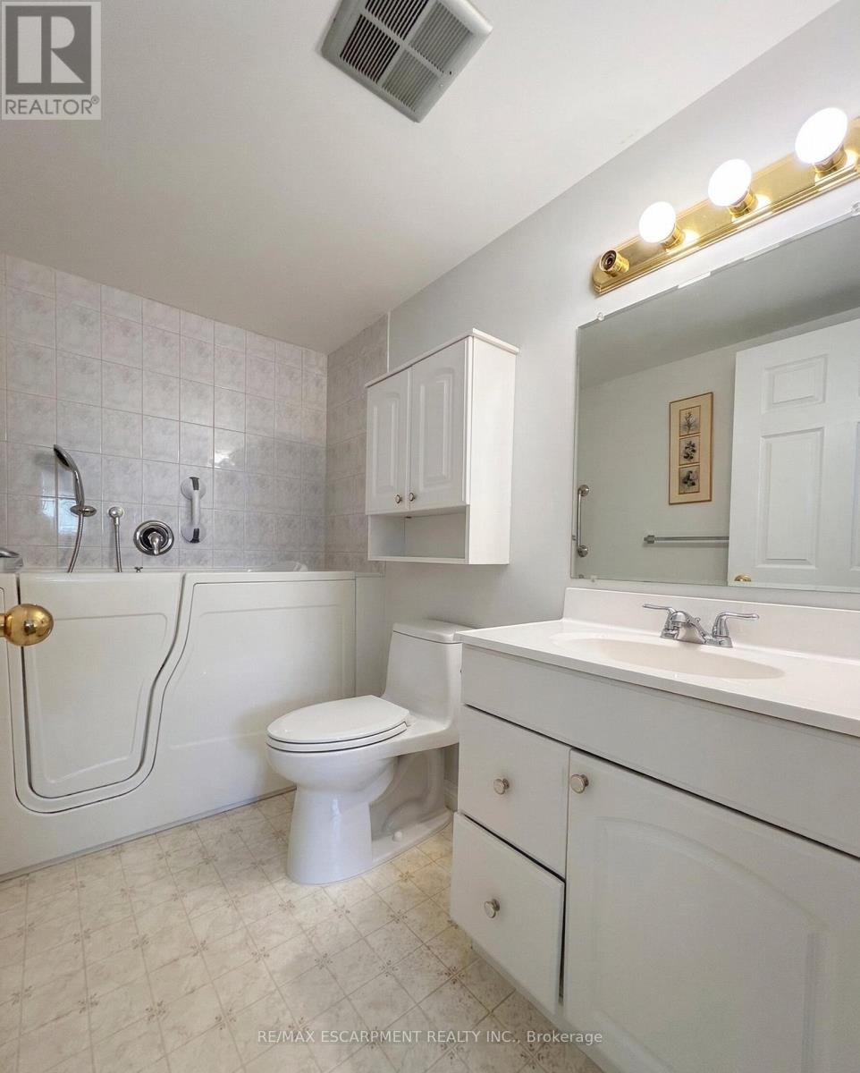 705 - 1415 Ghent Avenue, Burlington, Ontario  L7S 1X4 - Photo 19 - W12938448