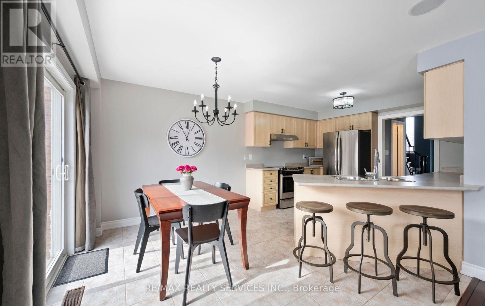 61 Earl Grey Crescent, Brampton, Ontario  L7A 2L2 - Photo 13 - W12938458