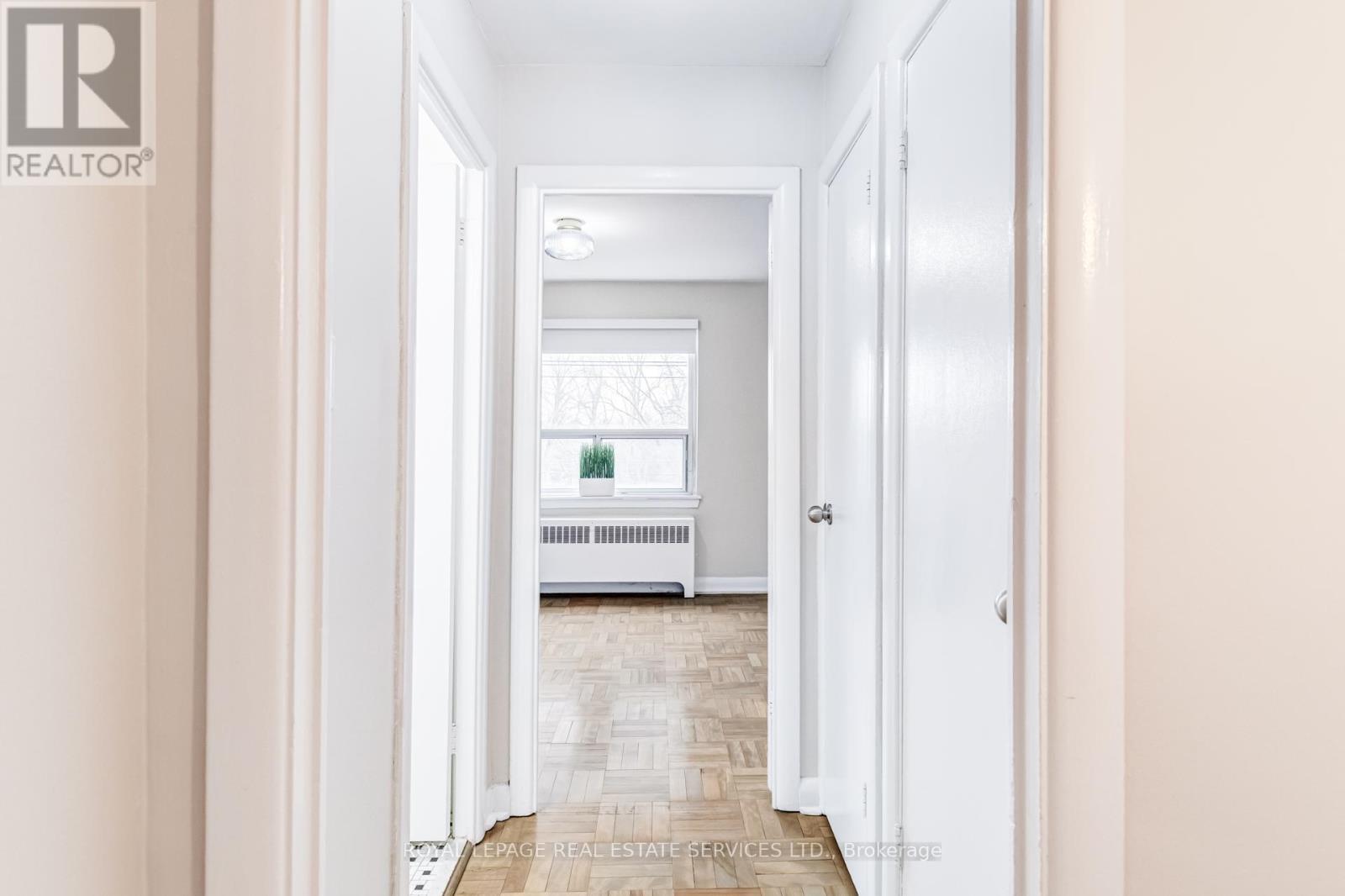 11 - 2846 Bloor Street, Toronto, Ontario  M8X 1A9 - Photo 10 - W12938478