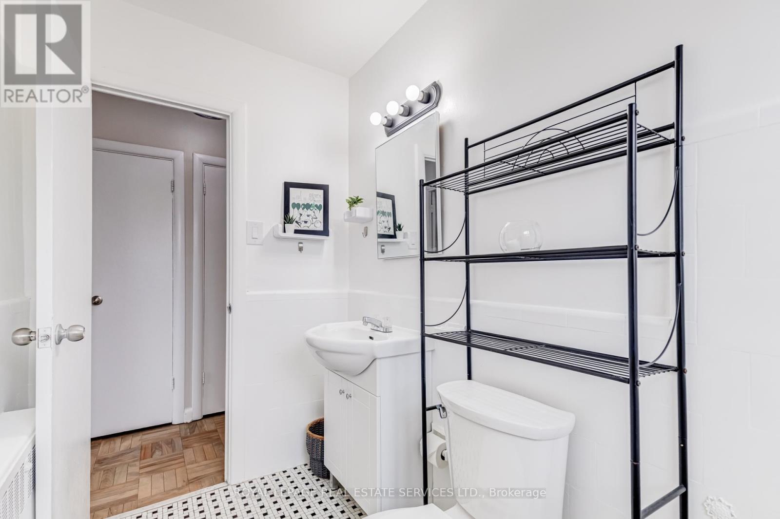 11 - 2846 Bloor Street, Toronto, Ontario  M8X 1A9 - Photo 12 - W12938478