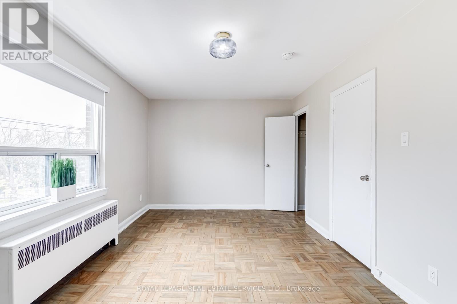 11 - 2846 Bloor Street, Toronto, Ontario  M8X 1A9 - Photo 15 - W12938478