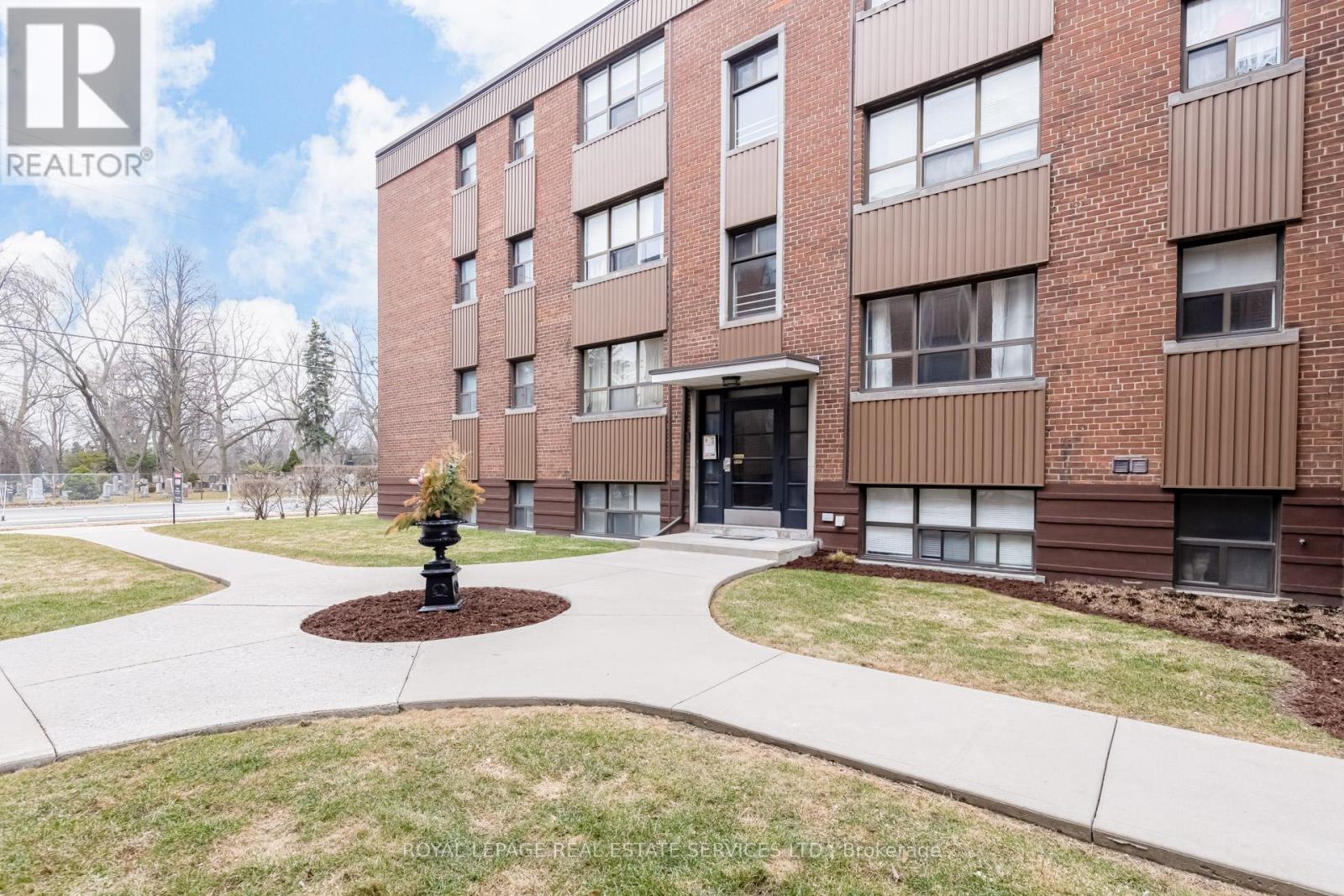 11 - 2846 Bloor Street, Toronto, Ontario  M8X 1A9 - Photo 3 - W12938478