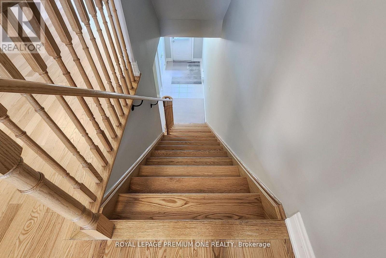 71 Dryden Way, Toronto, Ontario  M9R 0B2 - Photo 22 - W12938526