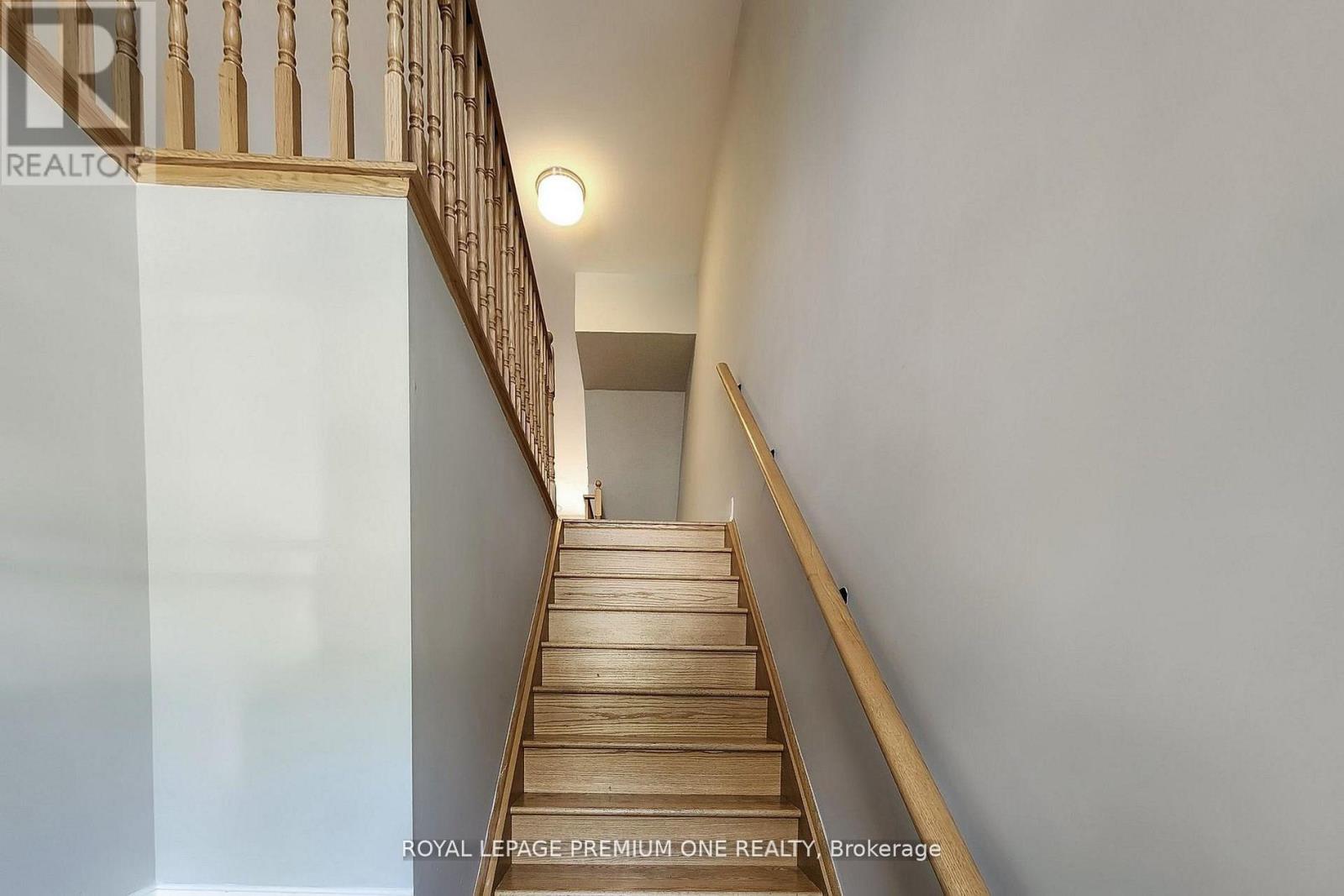 71 Dryden Way, Toronto, Ontario  M9R 0B2 - Photo 23 - W12938526