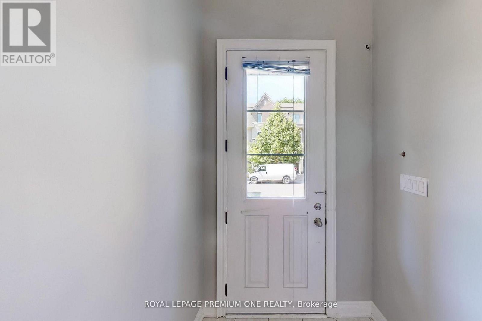 71 Dryden Way, Toronto, Ontario  M9R 0B2 - Photo 24 - W12938526