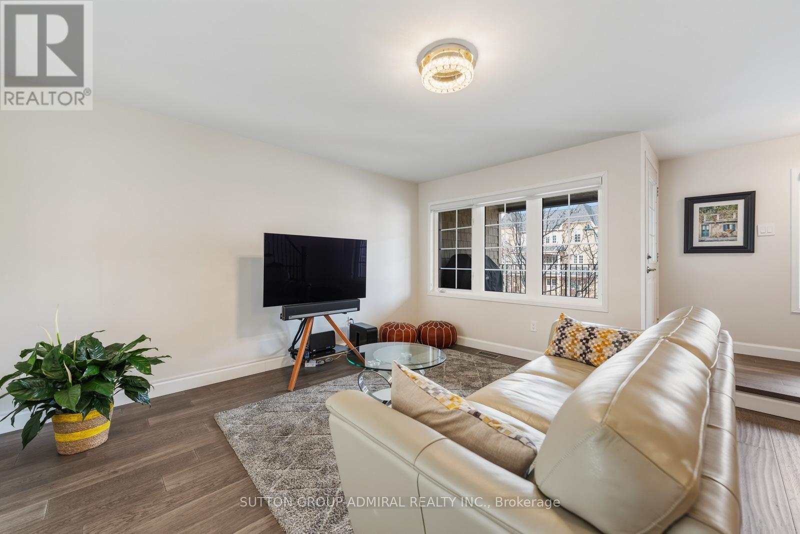 8 - 2341 Parkhaven Boulevard, Oakville, Ontario  L6H 7S5 - Photo 5 - W12938534