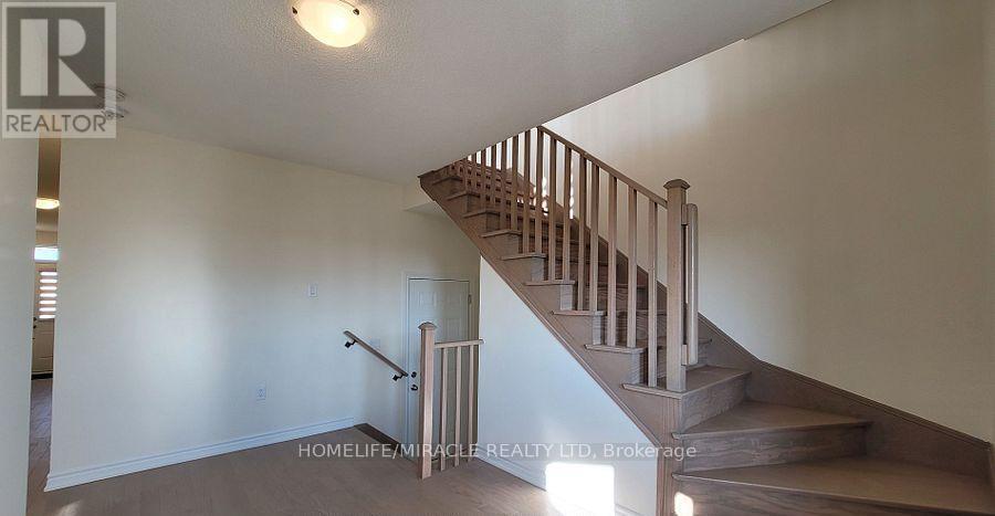 109 Donald Ficht Crescent, Brampton, Ontario  L7A 5H7 - Photo 13 - W12938550