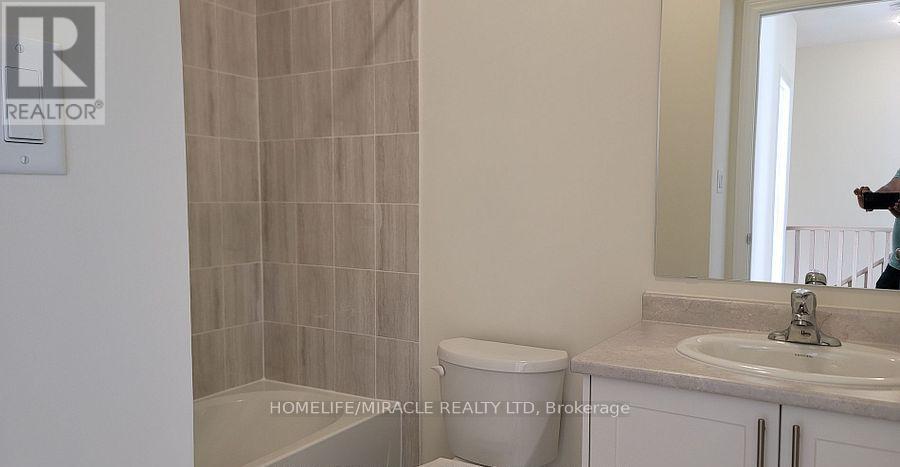 109 Donald Ficht Crescent, Brampton, Ontario  L7A 5H7 - Photo 29 - W12938550