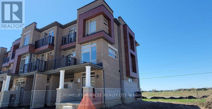 109 Donald Ficht Crescent, Brampton, Ontario  L7A 5H7 - Photo 3 - W12938550