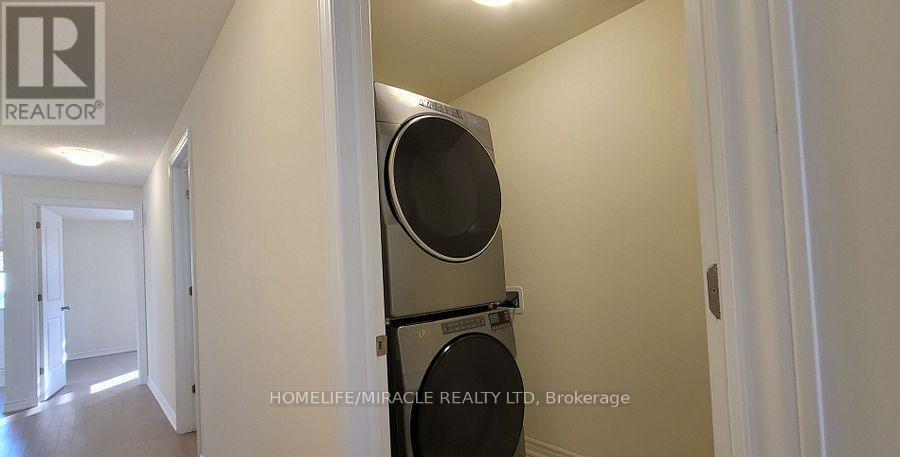 109 Donald Ficht Crescent, Brampton, Ontario  L7A 5H7 - Photo 31 - W12938550