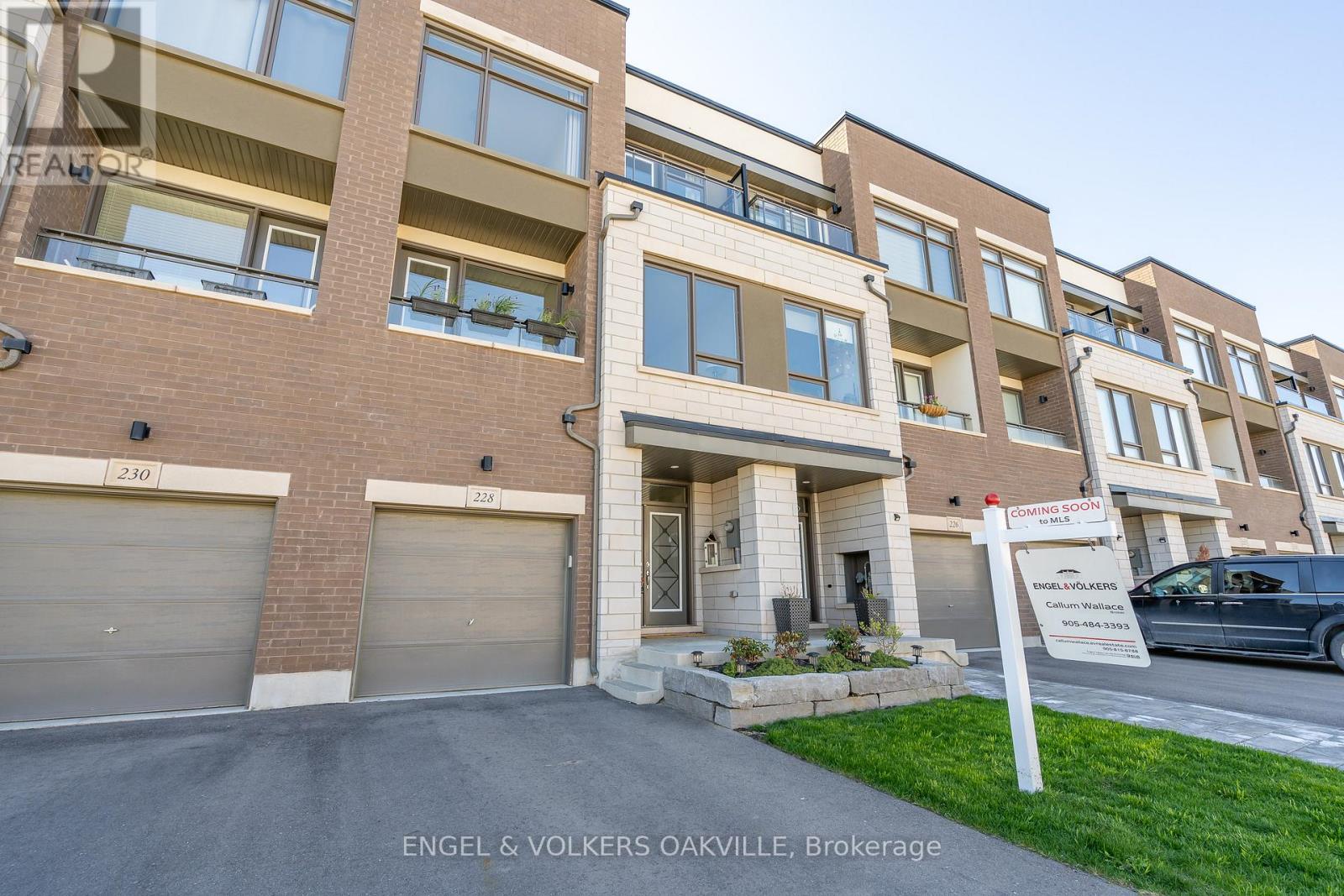 228 WHEAT BOOM DRIVE, Oakville, Ontario