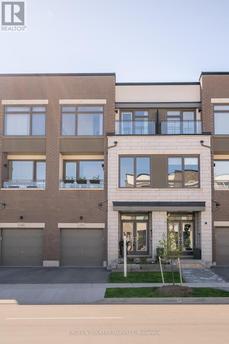 228 Wheat Boom Drive, Oakville, Ontario  L6H 0P4 - Photo 2 - W12938590