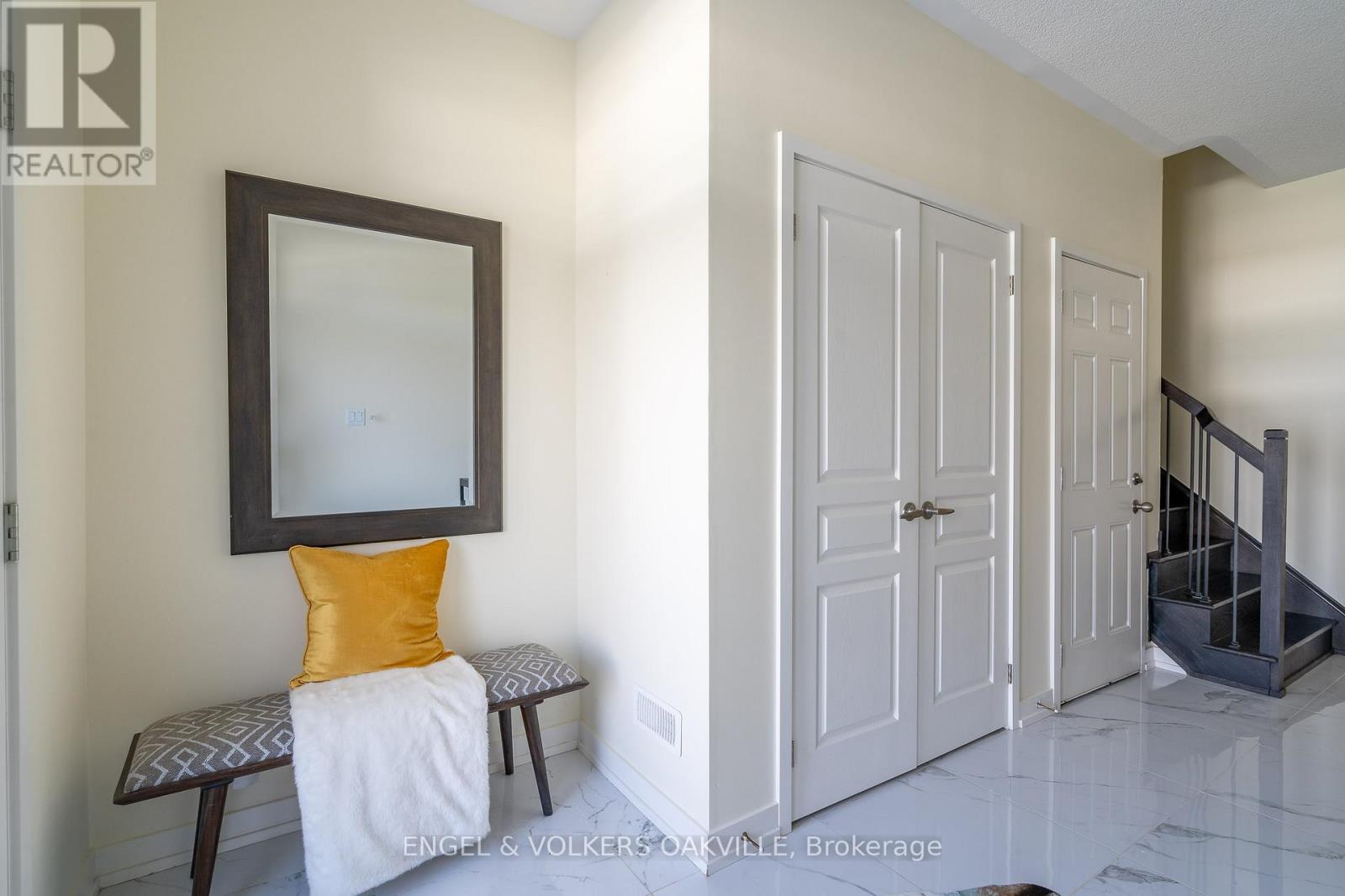 228 Wheat Boom Drive, Oakville, Ontario  L6H 0P4 - Photo 6 - W12938590