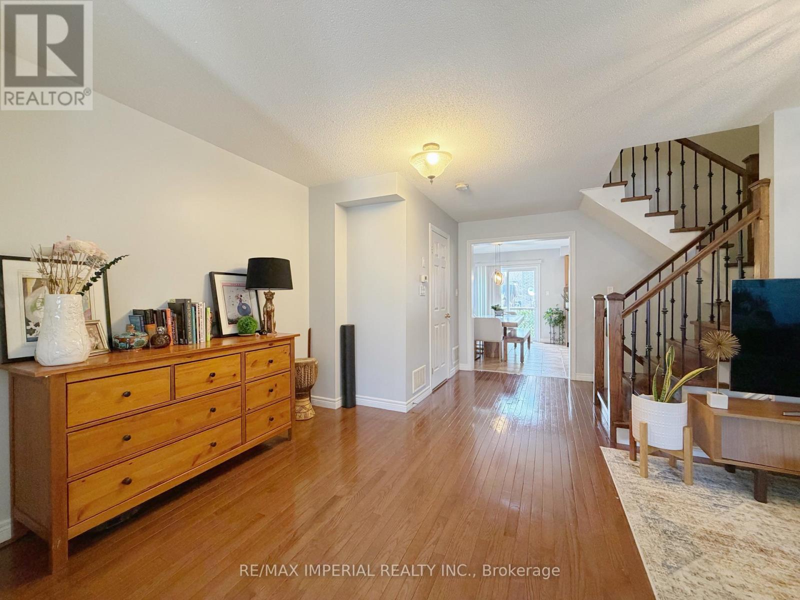 60 - 2280 Baronwood Drive, Oakville, Ontario  L6M 5J8 - Photo 11 - W12938598