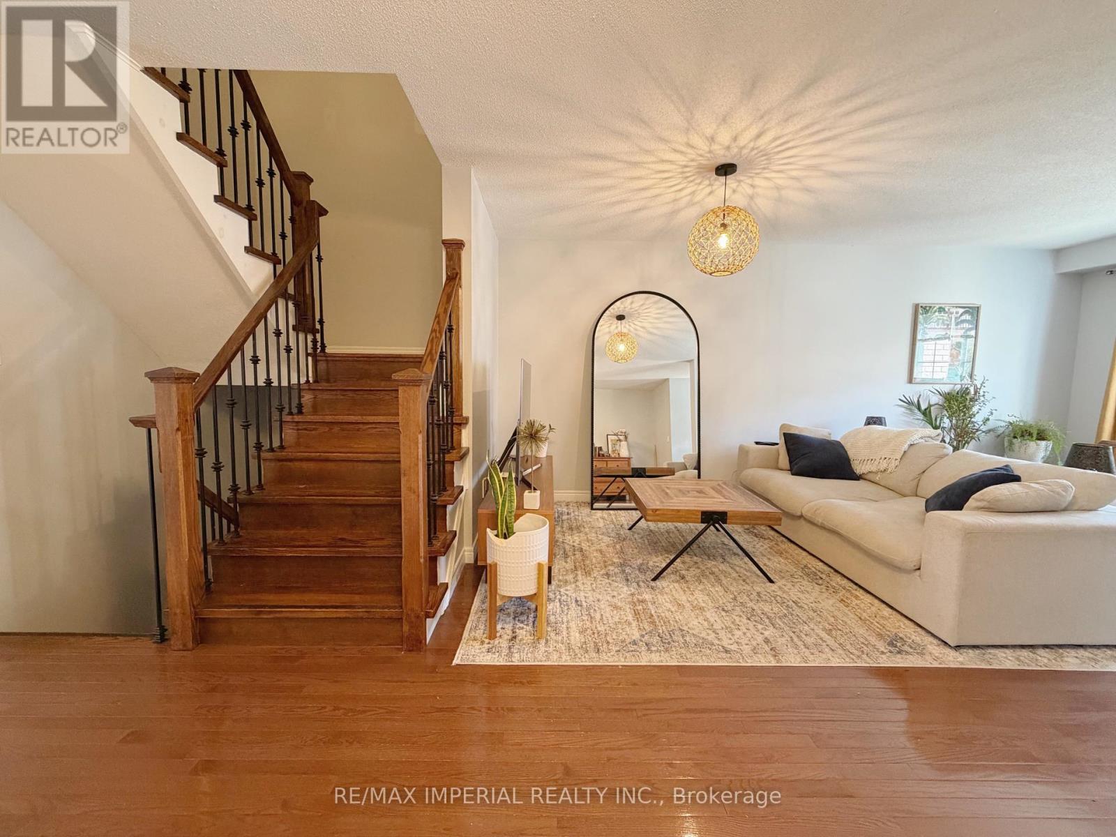 60 - 2280 Baronwood Drive, Oakville, Ontario  L6M 5J8 - Photo 9 - W12938598