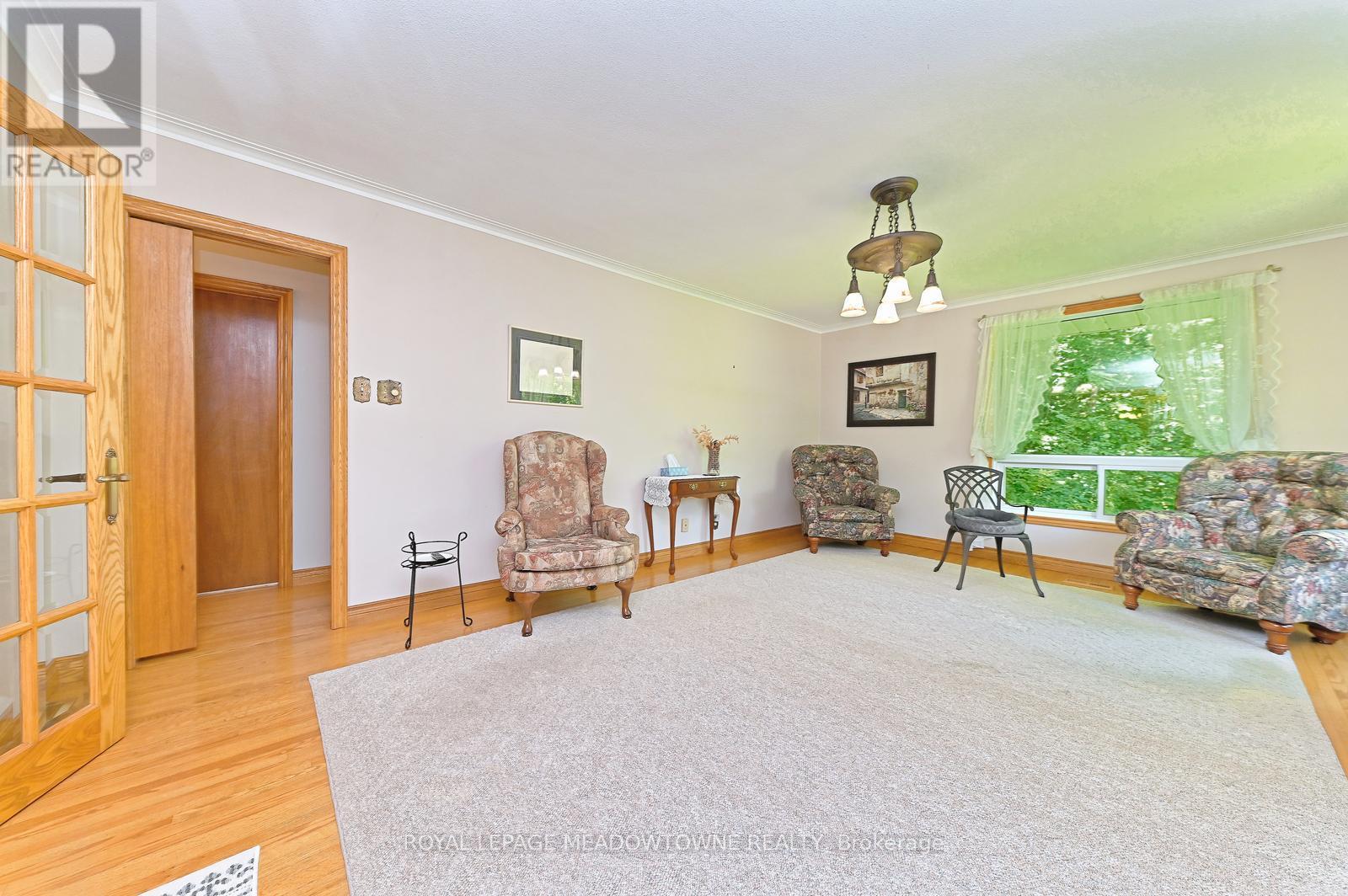 4 Ann Street, Halton Hills, Ontario  L7G 2V2 - Photo 25 - W12938610